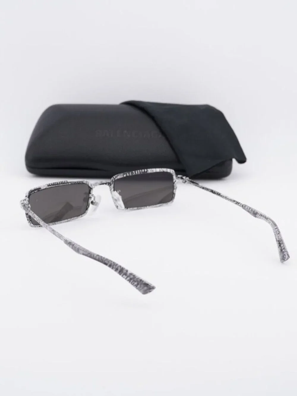 Balenciaga model bb0082s